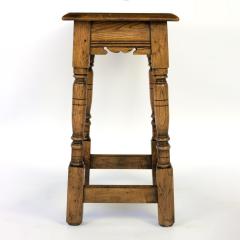 Pale Colored Oak Joint Stool With Box Stretcher - 1357910