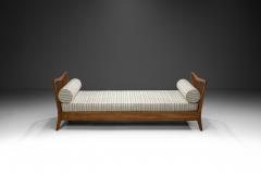 Paolo Buffa Mid Century Walnut Daybed in the Manner of Paolo Buffa Italy 1960s - 3886575