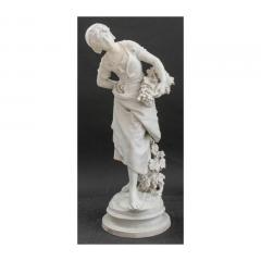 Paris Porcelain Sculpture Portrait of a Woman Grappilleuse Signed - 3007702