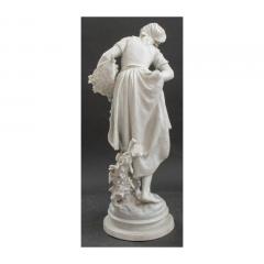 Paris Porcelain Sculpture Portrait of a Woman Grappilleuse Signed - 3007707