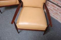 Paul McCobb Pair of Paul Mccobb Stained Maple Lounge Chairs - 3418424