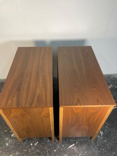 Paul McCobb Paul McCobb Pair of Cabinets in Walnut and Aluminium - 3650208