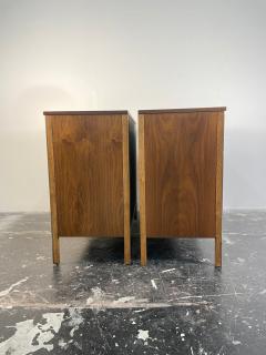 Paul McCobb Paul McCobb Pair of Cabinets in Walnut and Aluminium - 3650218