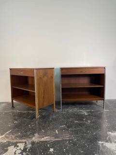 Paul McCobb Paul McCobb Pair of Cabinets in Walnut and Aluminium - 3650219