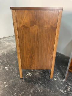 Paul McCobb Paul McCobb Pair of Cabinets in Walnut and Aluminium - 3650220