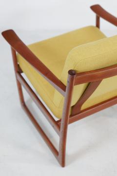 Peter Hvidt Elegant Scandinavian Modern Teak Occasional Chair Designed by Peter Hvidt - 4011664