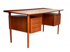 Peter L vig Nielsen Peter Lovig Nielsen Mid Century Danish Modern Peter Lovig Nielsen Teak Executive Desk for Dansk - 3928517