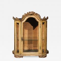 Petite 18th Century Venetian Painted Wood Rococo Vitrine with Carved Crest - 3493317