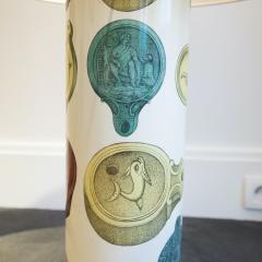 Piero Fornasetti Tall cylindrical table lamp with polychromic medallion - 1265126