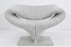 Pierre Paulin Pierre Paulin Ribbon Chair in White and Gray Upholstery - 1467130