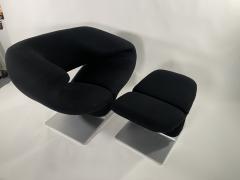 Pierre Paulin Set of Pierre Paulin French Mid Century Black Ribbon Armchairs and Ottoman - 4273370