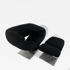 Pierre Paulin Set of Pierre Paulin French Mid Century Black Ribbon Armchairs and Ottoman - 4307165