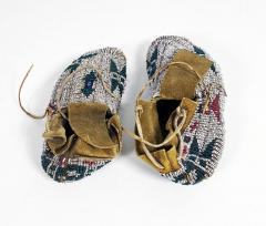 Plains vintage childs moccasins - 2733883