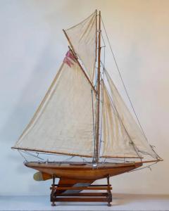 Planked pond Yacht - 4134807