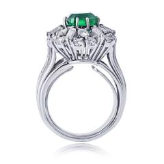 Platinum 2 carat Green Emerald and Diamond Ring - 4549420