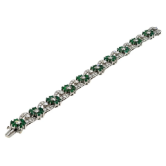 Platinum Diamond And Green Emerald Flower Bracelet - 3747350