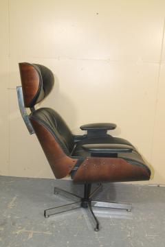 Plycraft chair and ottoman in the style of the Eames 670 Lounge Chair - 2333165