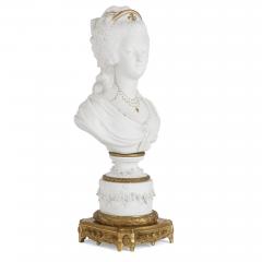 Porcelain busts of Louis XVI and Marie Antoinette in style of S vres - 1558797