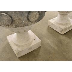 Portuguese Pair of 19th Century Carved Stone Pinnacles - 4442265