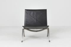 Poul Kjaerholm Black leather PK 22 pair of lounge chairs Fritz Hansen 2009 - 1216500