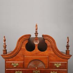 QUEEN ANNE BONNET TOP HIGHBOY - 2335132