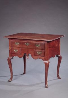 QUEEN ANNE LOWBOY - 1249069