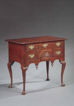 QUEEN ANNE LOWBOY - 1401166