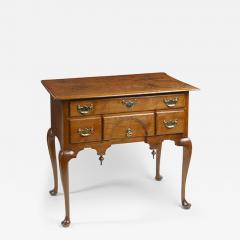 QUEEN ANNE LOWBOY WITH A CONCAVE NICHE - 3098242