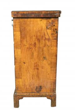 Queen Anne Burr Walnut Bachelors Chest - 4322943