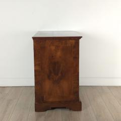 Queen Anne Chest of Drawers England circa 1710 - 4120073