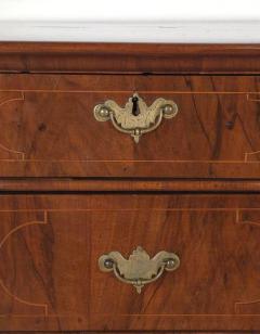 Queen Anne Chest of Drawers England circa 1710 - 4120076
