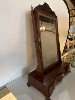 Queen Anne Dressing Glass with Pivoting Looking Glass English 18th Century - 2972393