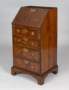 Queen Anne Period Walnut Slant Front Bureau - 3071352