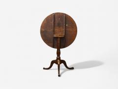 Queen Anne Style Oak Tilt Top Side Table USA 19th C  - 4017457