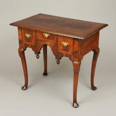 Queen Anne Veneered Dressing Table - 3944797