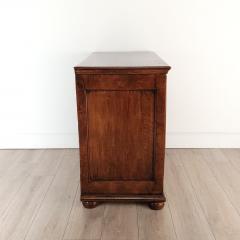 Queen Anne Walnut and Burl Walnut Chest of Drawers England circa 1710 - 3800500