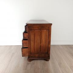 Queen Anne Walnut and Burl Walnut Chest of Drawers England circa 1710 - 3800503