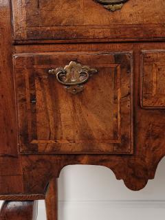 Queen Anne or George I Walnut Lowboy England circa 1710 - 3453436