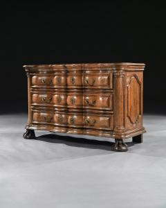 RARE EARLY 18TH CENTURY FRANCO FLEMISH OAK SERPENTINE FRONTED COMMODE - 2176417