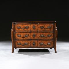 RARE EARLY 18TH CENTURY LOUIS XV PROVINCIAL BURR ELM MAZARIN COMMODE - 2188611