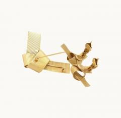 RETRO 14K GOLD RIBBED BOW BROOCH AND CLIP ON EARRING SET - 2621166