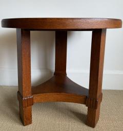 ROUND OAK TABLE - 4570412