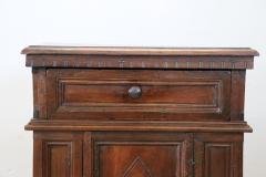 Rare 17th Century Italian Tuscany Carved Walnut Antique Nightstand - 2670161