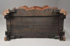 Rare 18thc Continental mahogany commode of oxbow form - 4752946