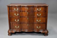 Rare 18thc Continental mahogany commode of oxbow form - 4752953