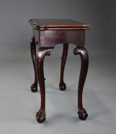 Rare 18thc Irish American black walnut tea table with bird inlay - 4755955