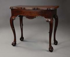 Rare 18thc Irish American black walnut tea table with bird inlay - 4755973