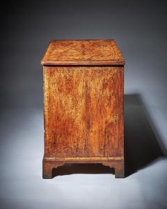 Rare Burr Walnut George II 18th Century Kneehole Desk circa 1730 1740 England - 3563000