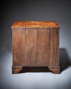 Rare Burr Walnut George II 18th Century Kneehole Desk circa 1730 1740 England - 3563001
