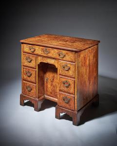 Rare Burr Walnut George II 18th Century Kneehole Desk circa 1730 1740 England - 3563005